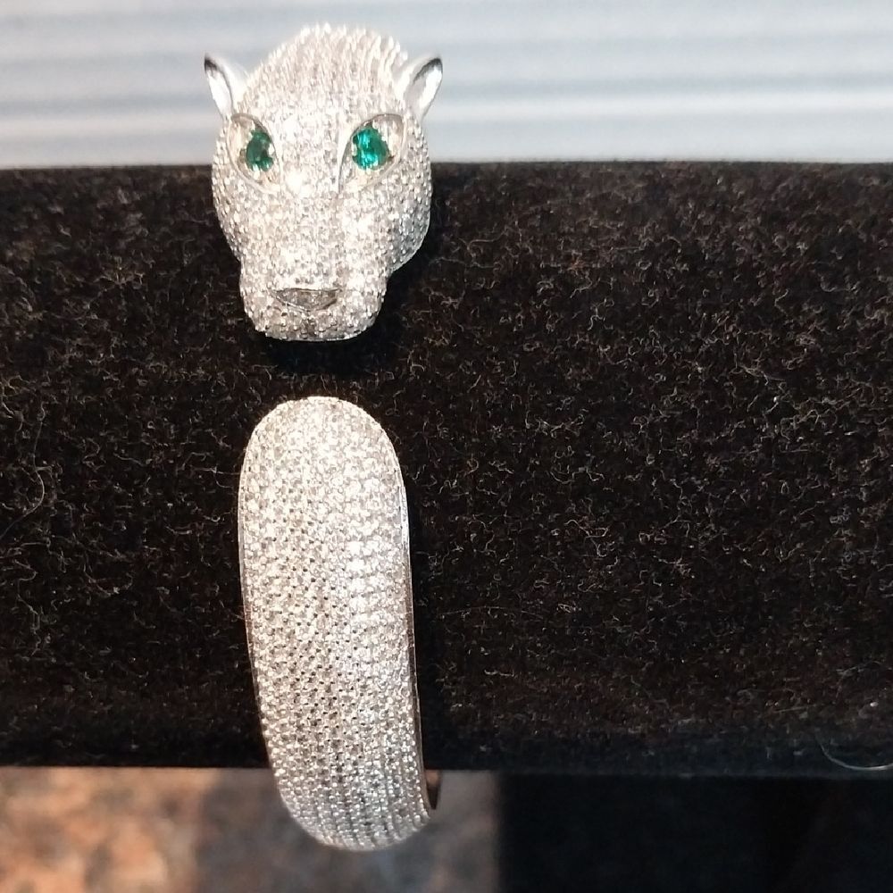 Sterling SILVER Leopard With Green Rhinestone Eyes Bracelet...NEW